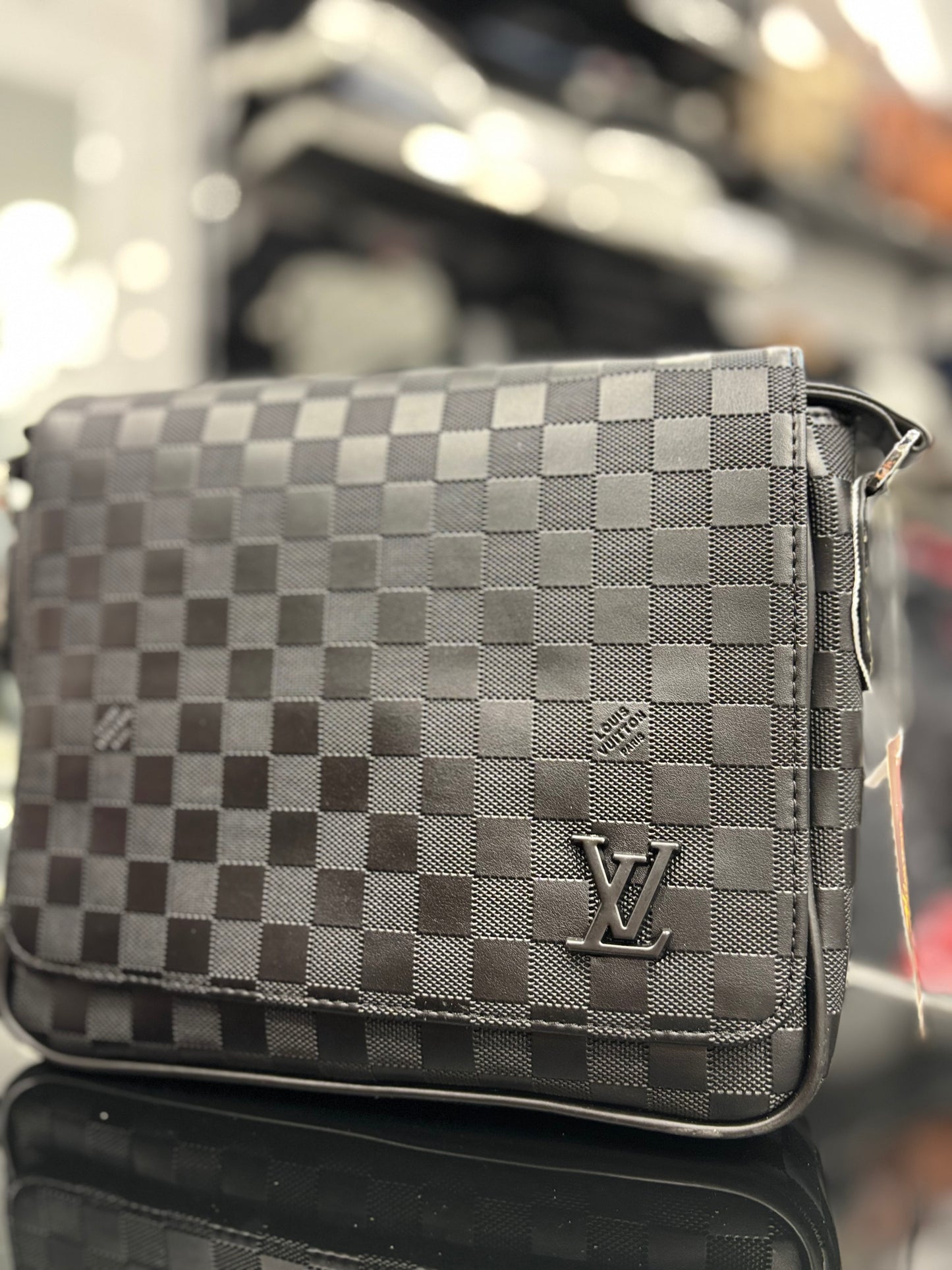 Louis Vuitton black bag ώμου/χιαστί