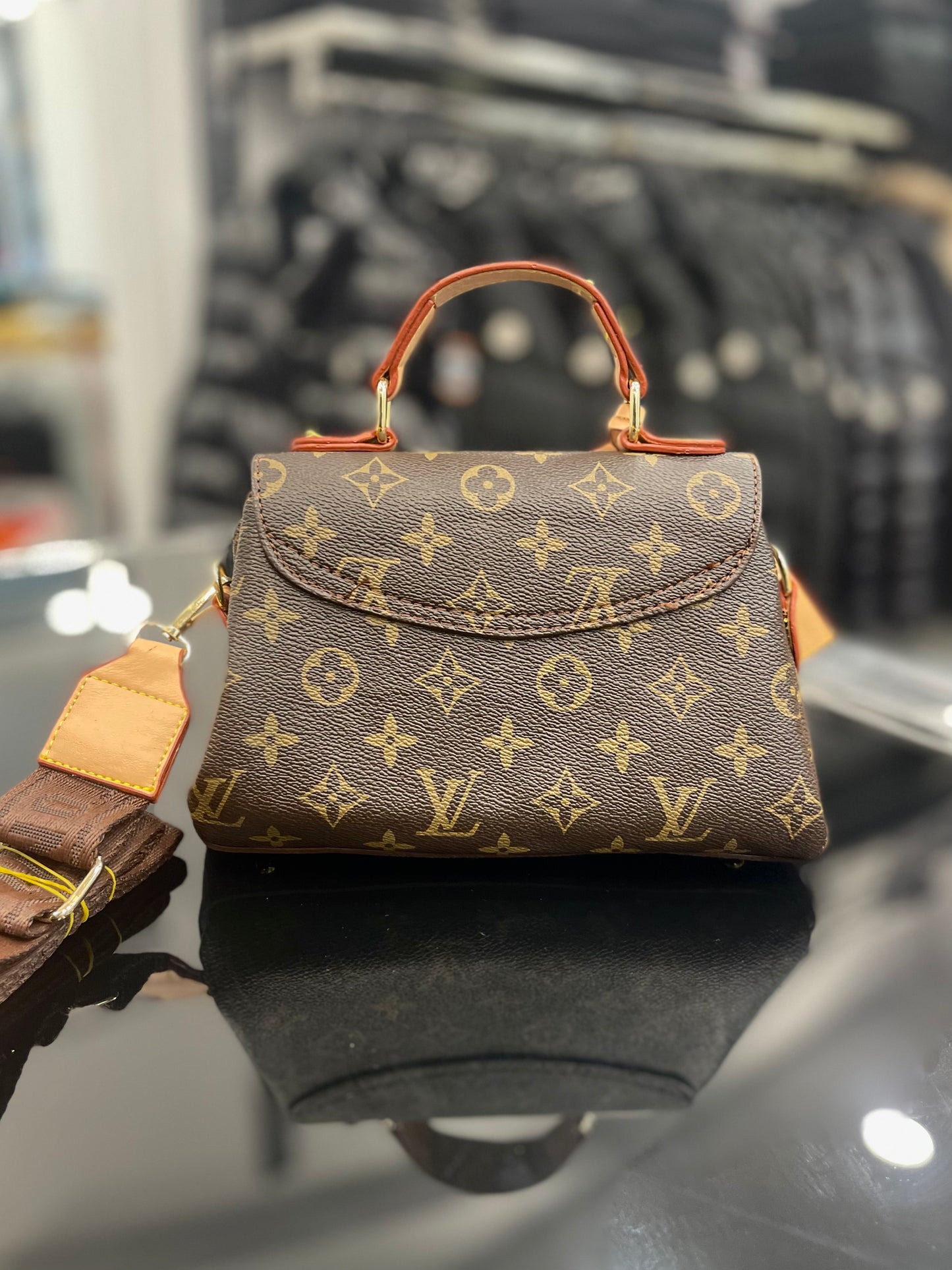 LV love mini