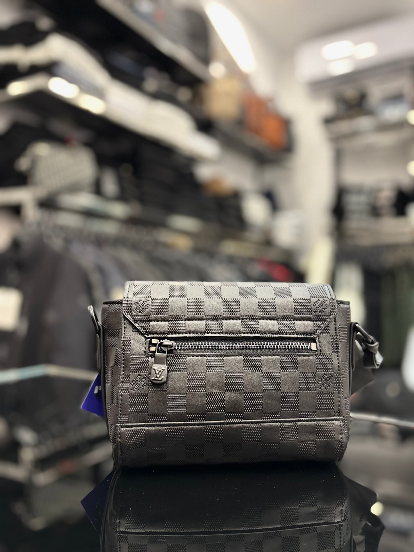 Louis Vuitton black bag ώμου/χιαστί