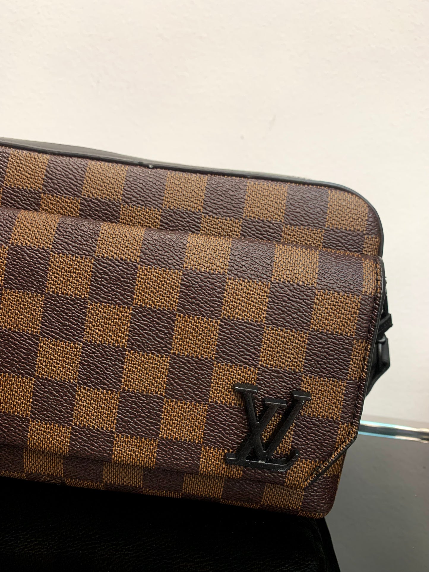 Louis Vuitton Brown τσαντάκι ωμού/χιαστί