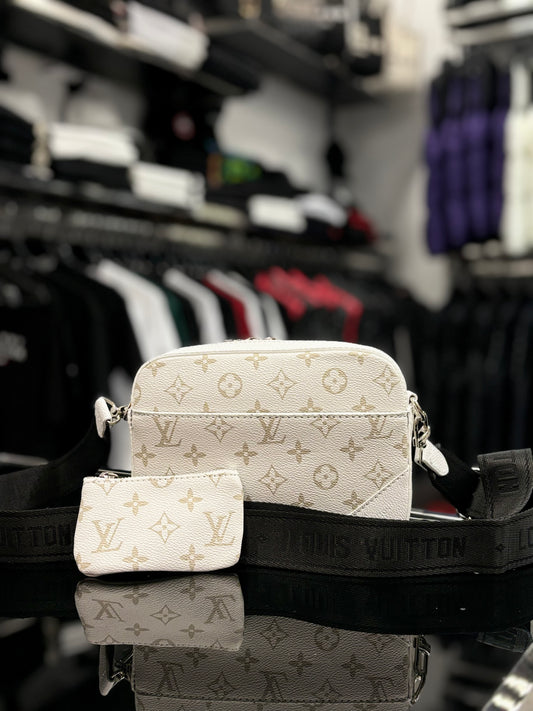 Louis Vuitton White τσαντάκι ωμού/χιαστί