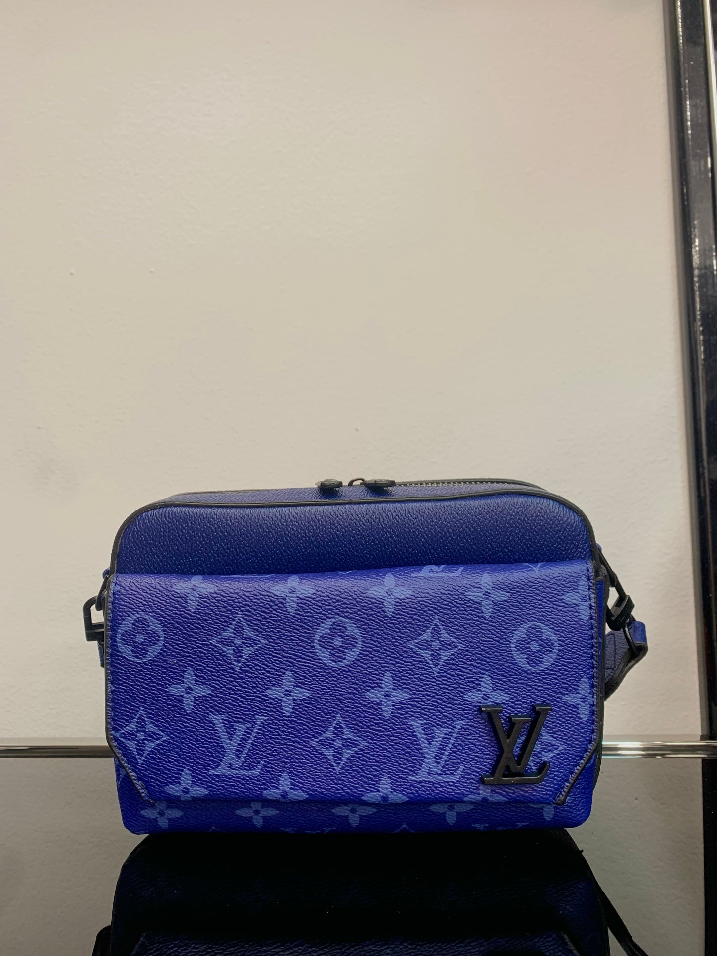 Louis Vuitton Blue τσαντάκι ωμού/χιαστί