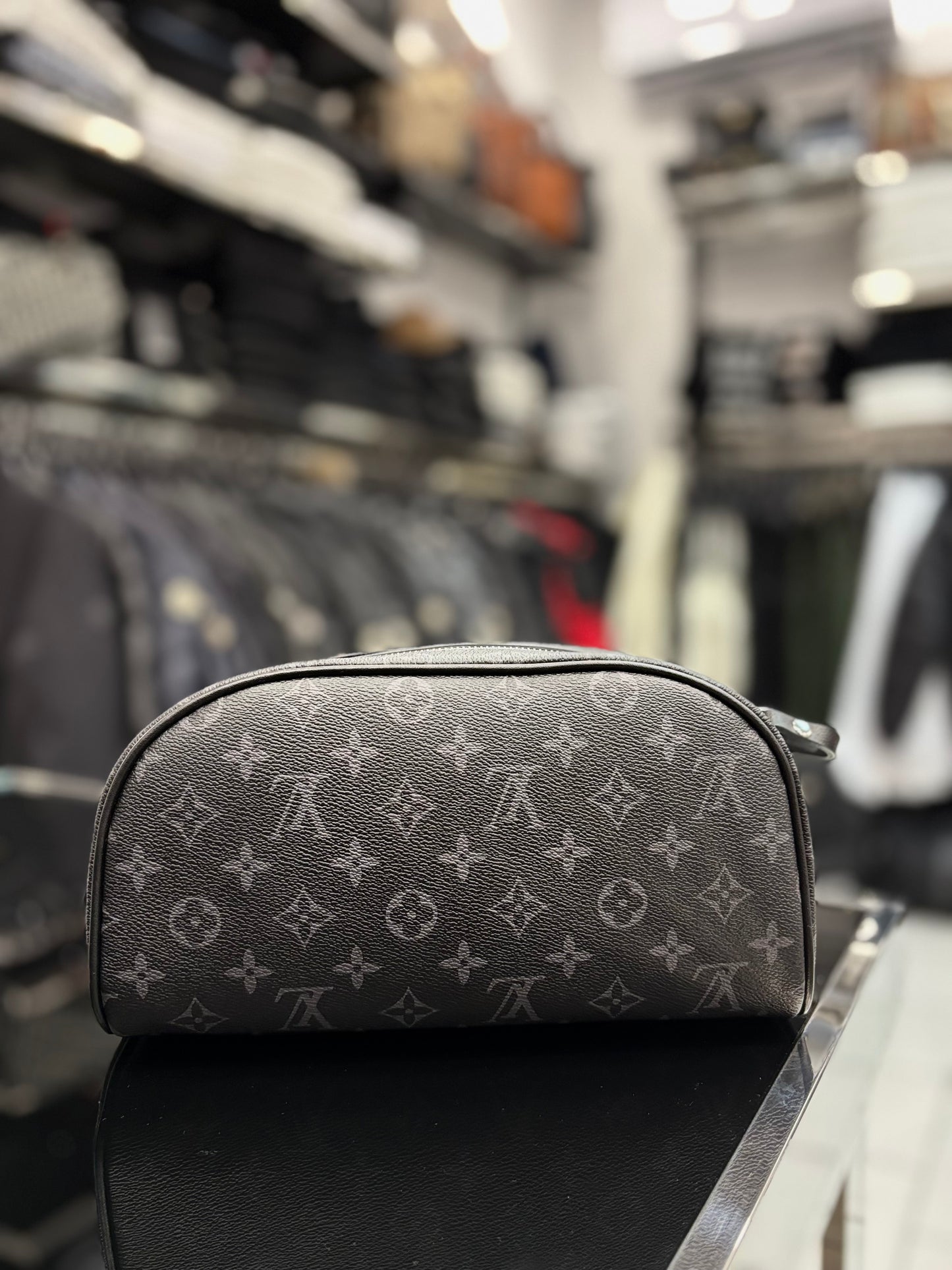 Louis Vuitton black νεσεσέρ