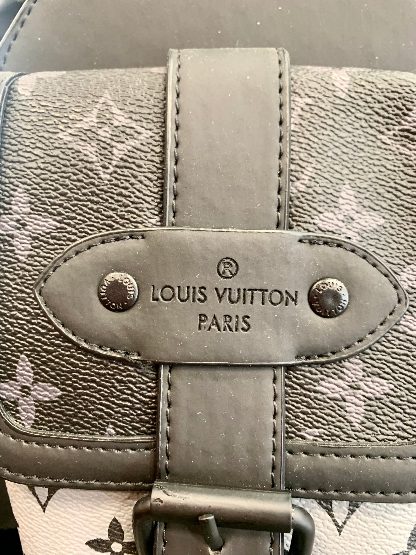 Louis Vuitton Black/Gray τσαντάκι χιαστί