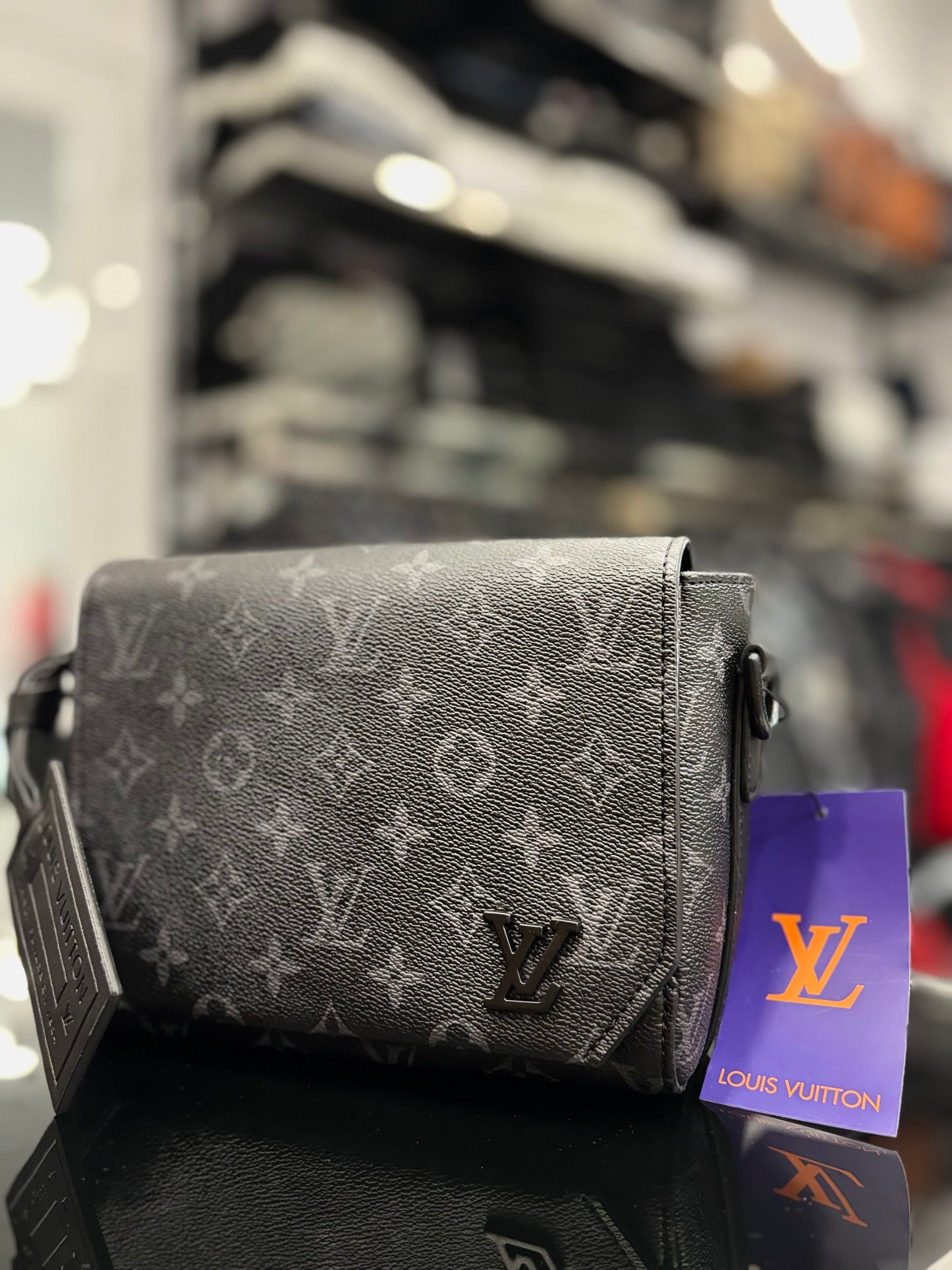 Louis Vuitton black bag ώμου/χιαστί