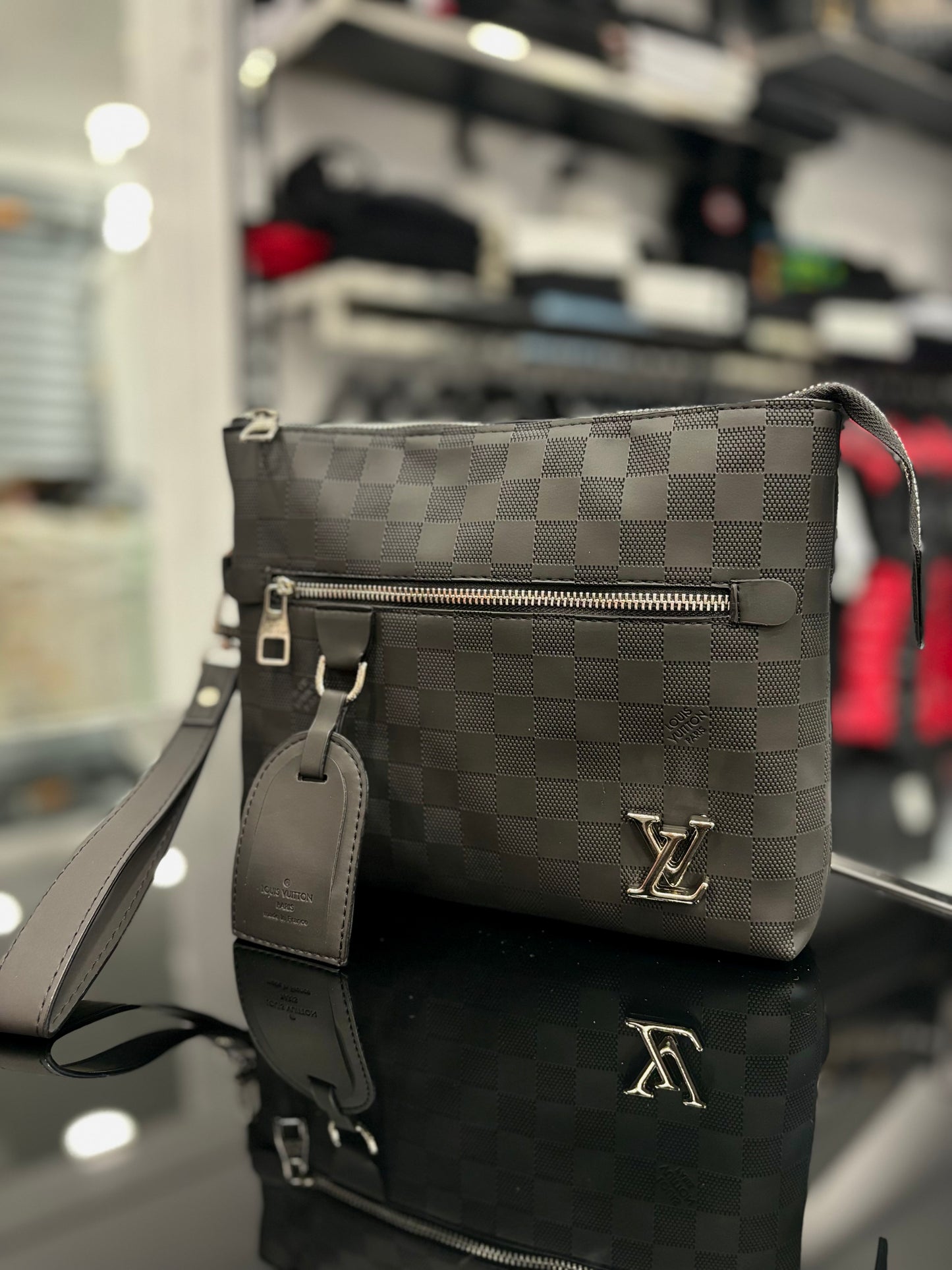 Louis Vuitton Black τσαντάκι χεριού