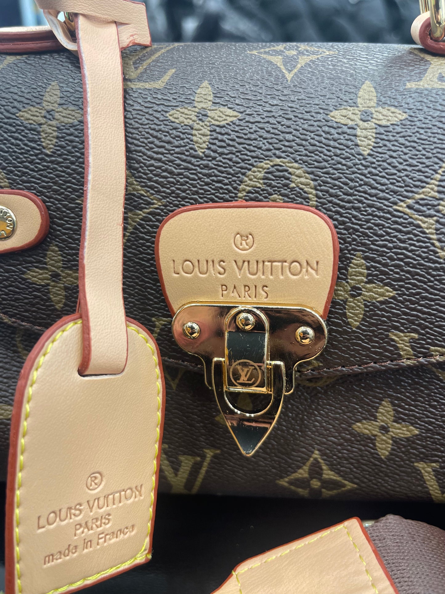 LV love mini