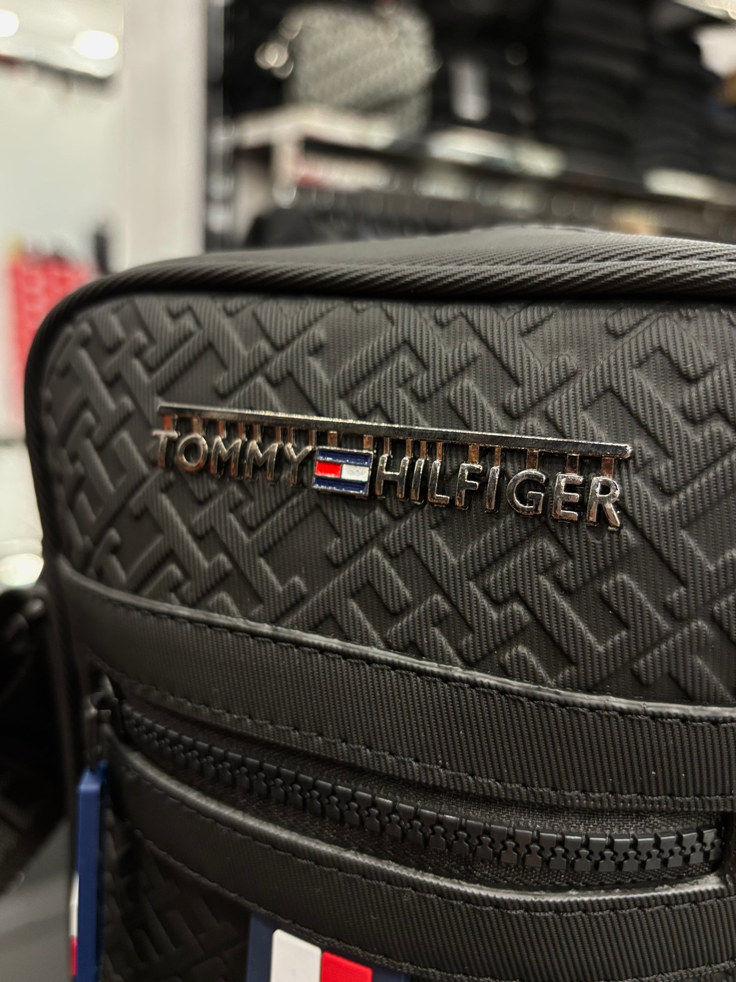 Tommy Hilfiger black bag ώμου/χιαστί