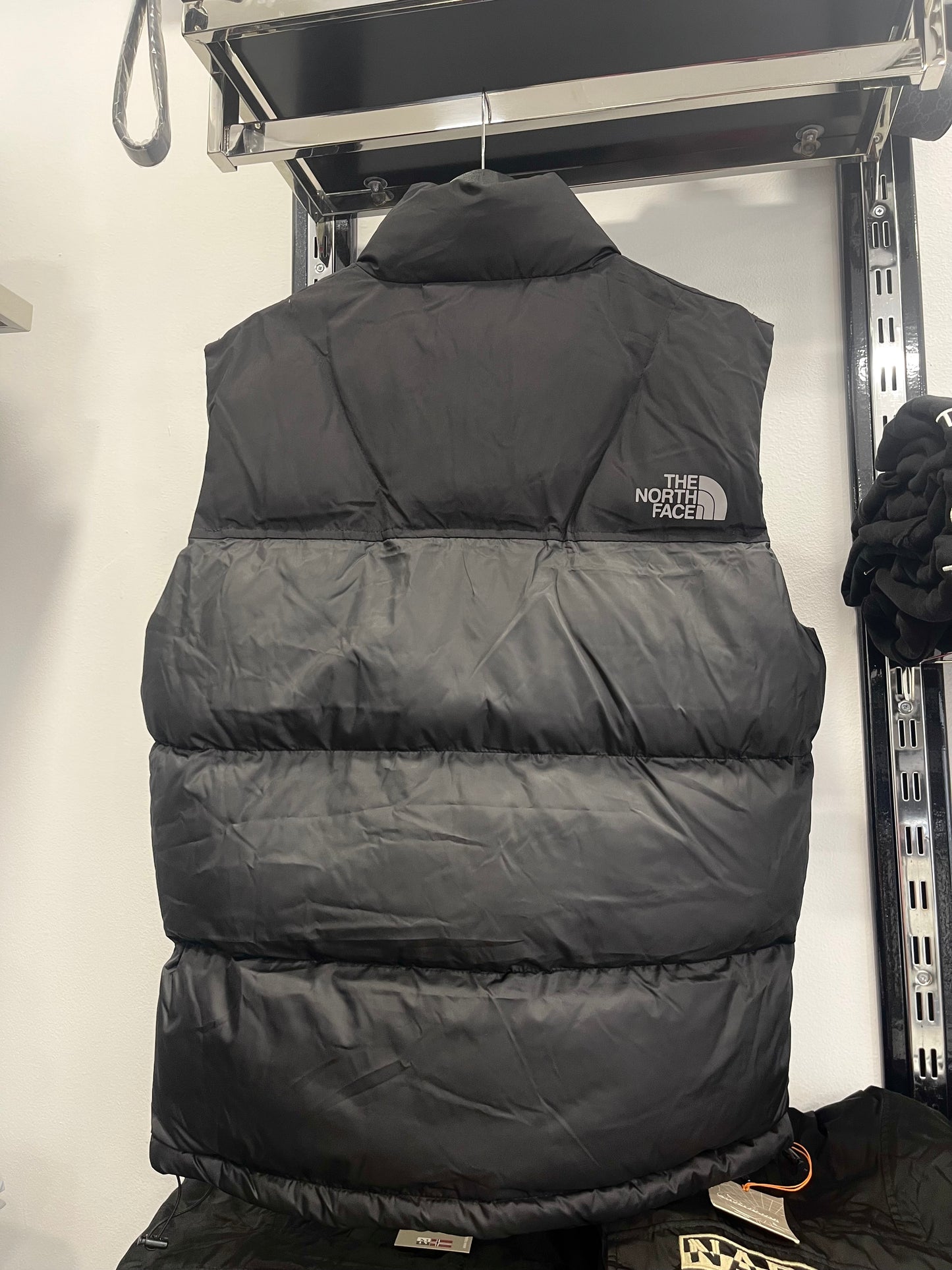 North Face αμάνικο μπουφάν