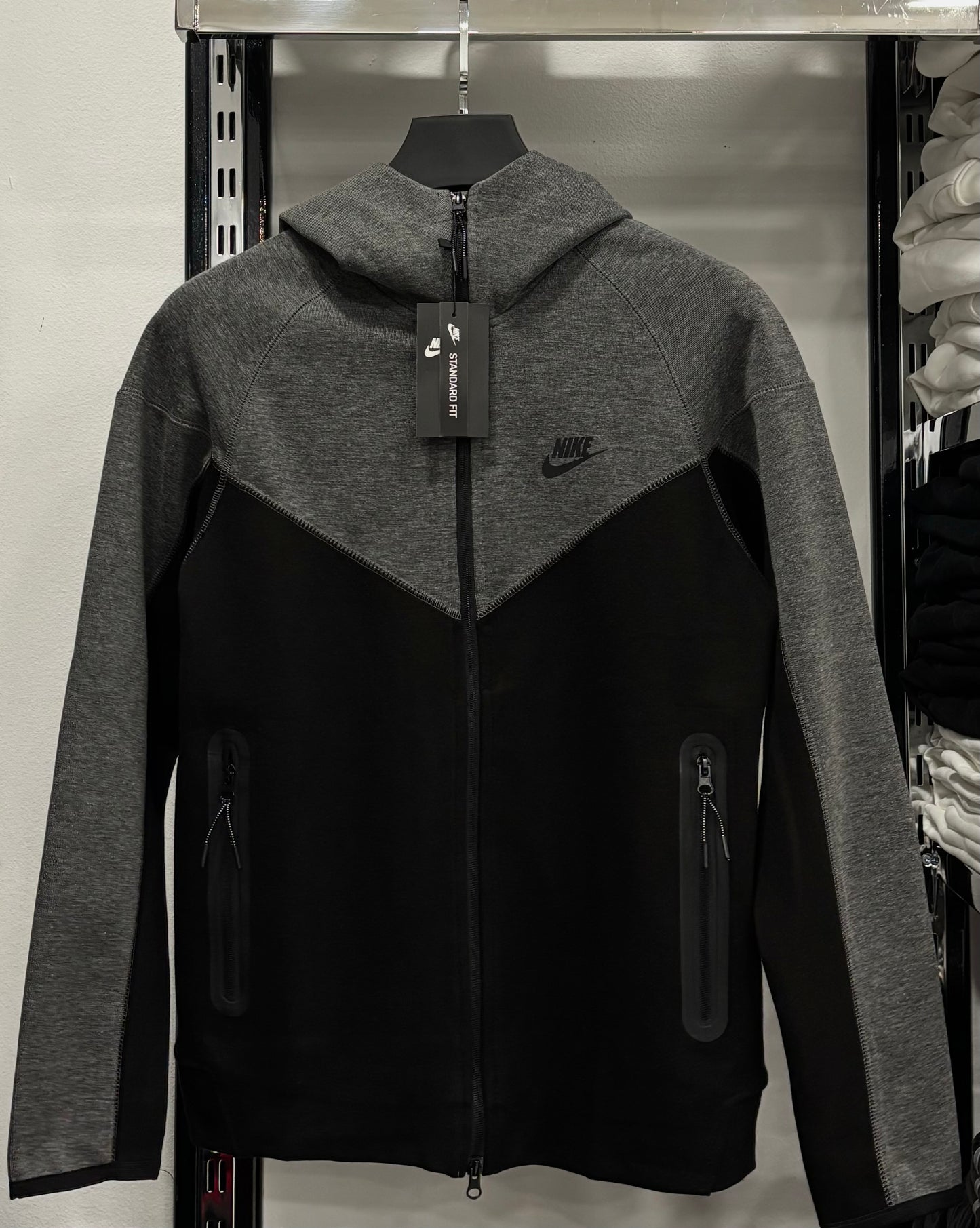 Nike Sportswear Tech Fleece Windrunner black-dark gray