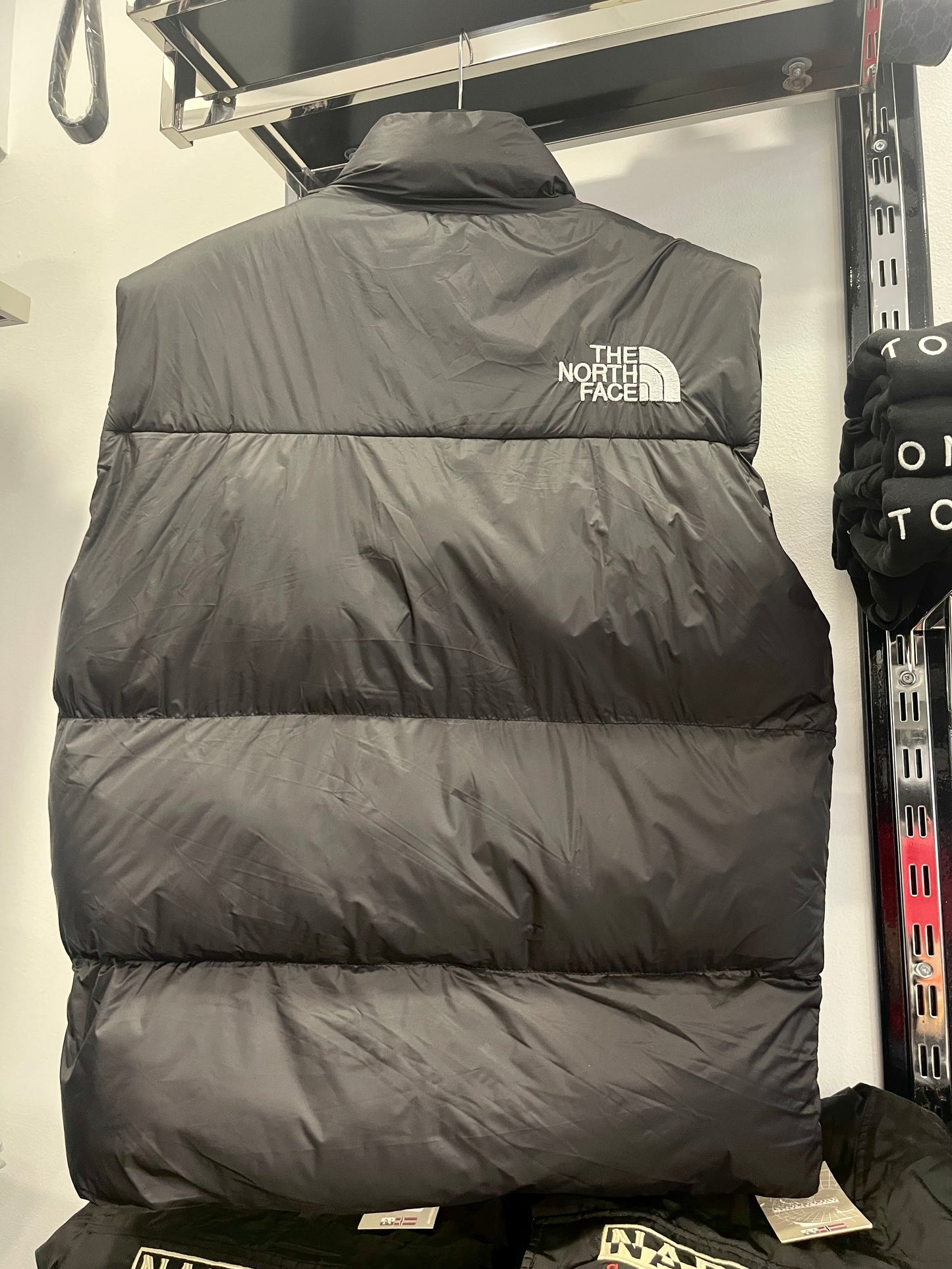 North Face αμάνικο μπουφάν