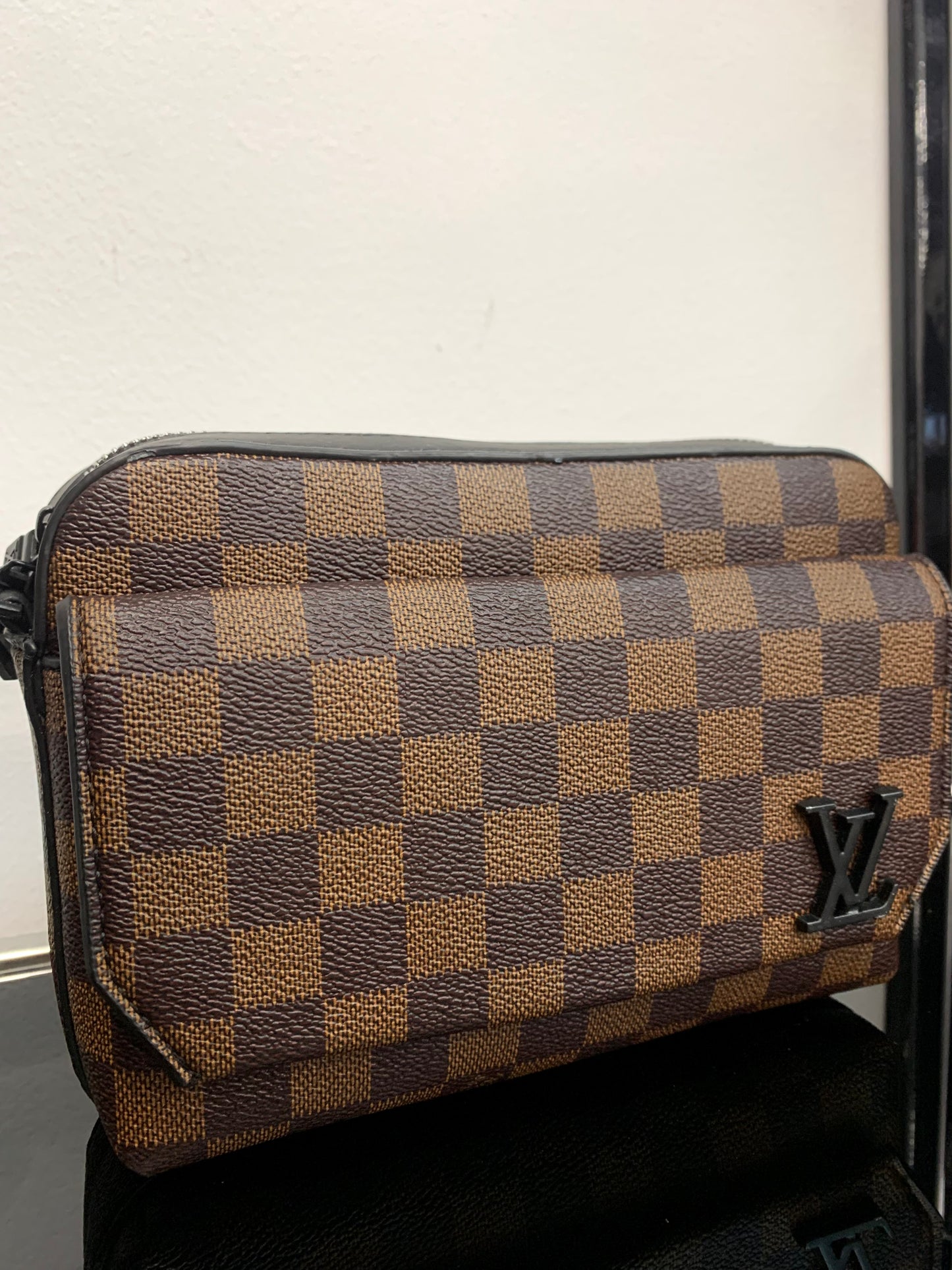 Louis Vuitton Brown τσαντάκι ωμού/χιαστί