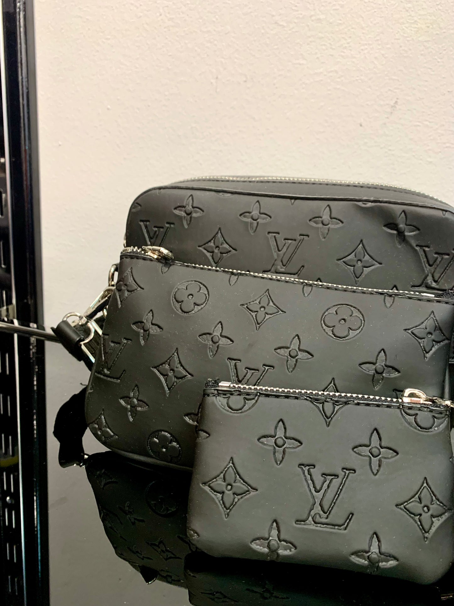 Louis Vuitton Trio Black τσαντάκι ωμού/χιαστί