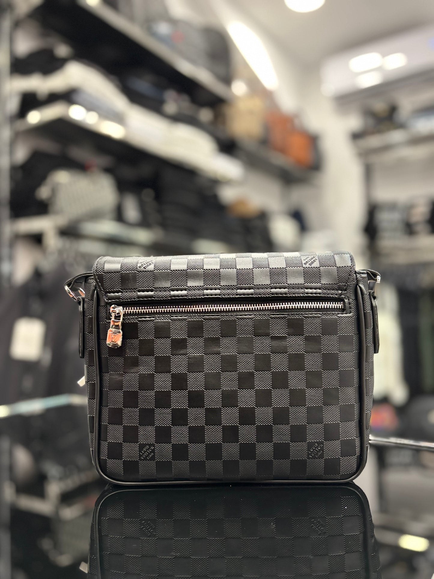 Louis Vuitton black bag ώμου/χιαστί