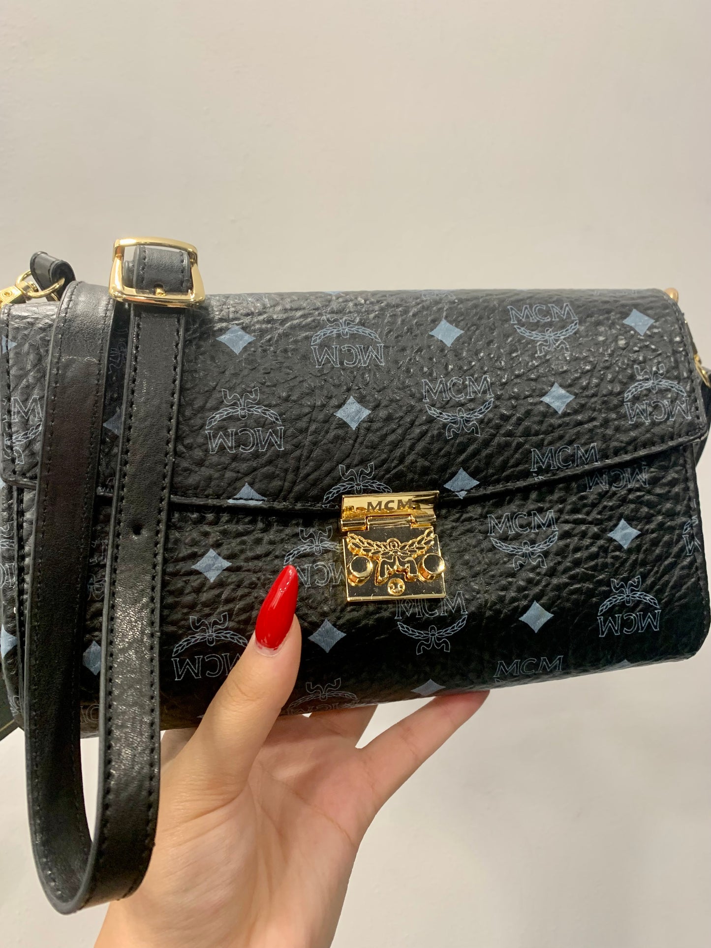 MCM Envelope Black