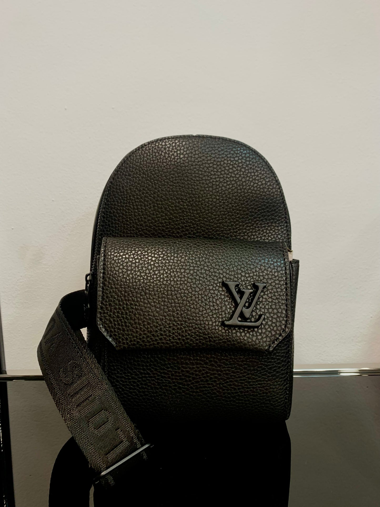 Louis Vuitton τσαντάκι χιαστί