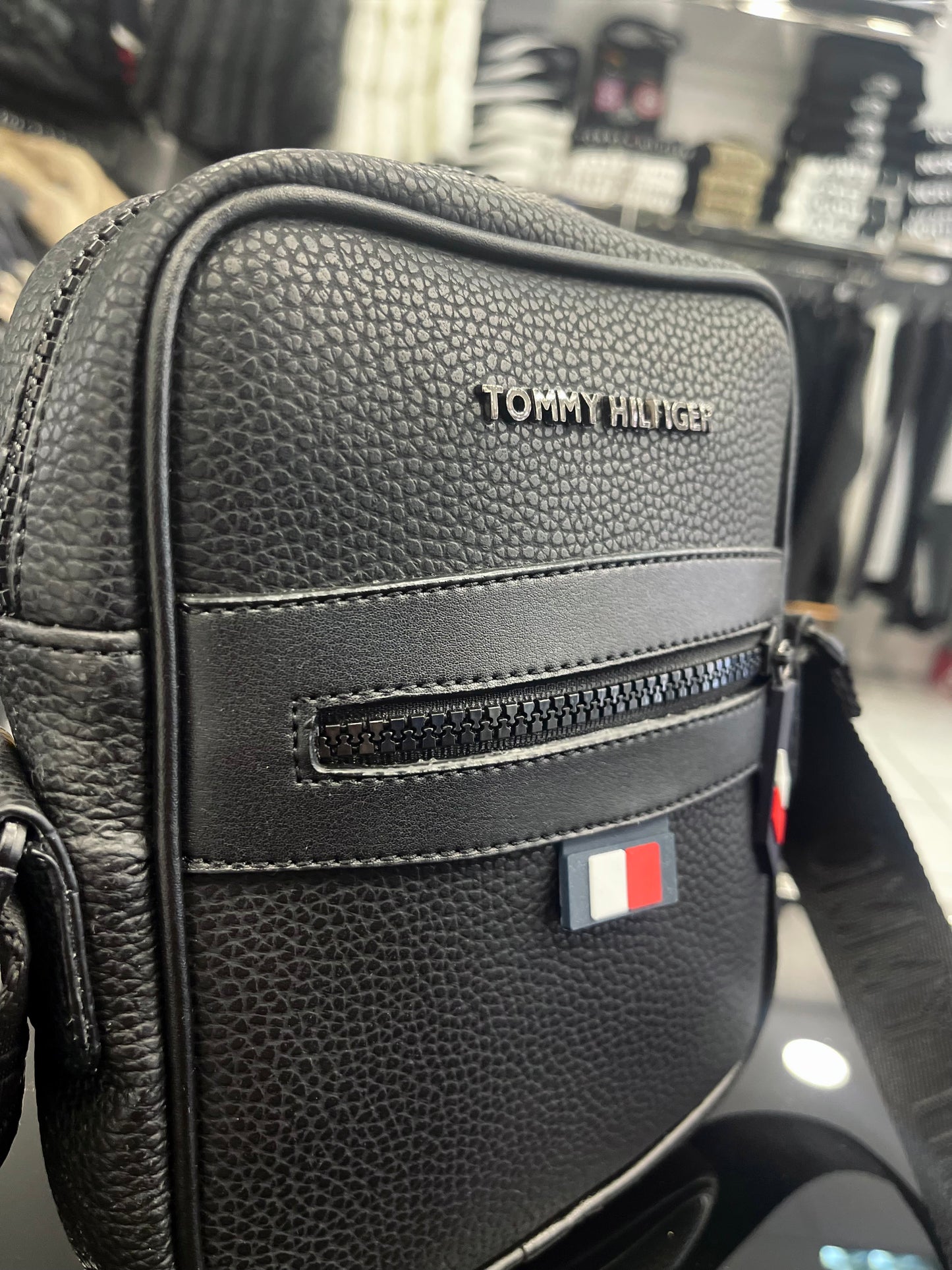 Tommy Hilfiger Black τσαντάκι ωμού/χιαστί