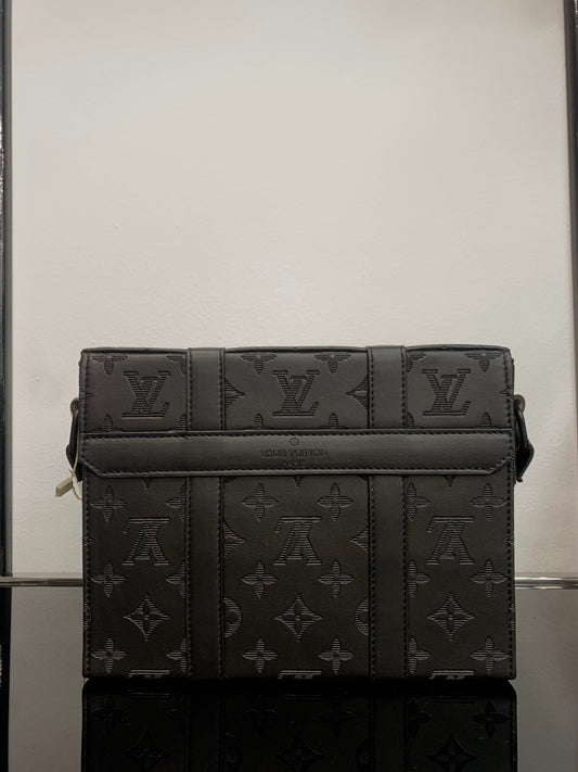 Louis Vuitton Black τσαντάκι ωμού/Χιαστί