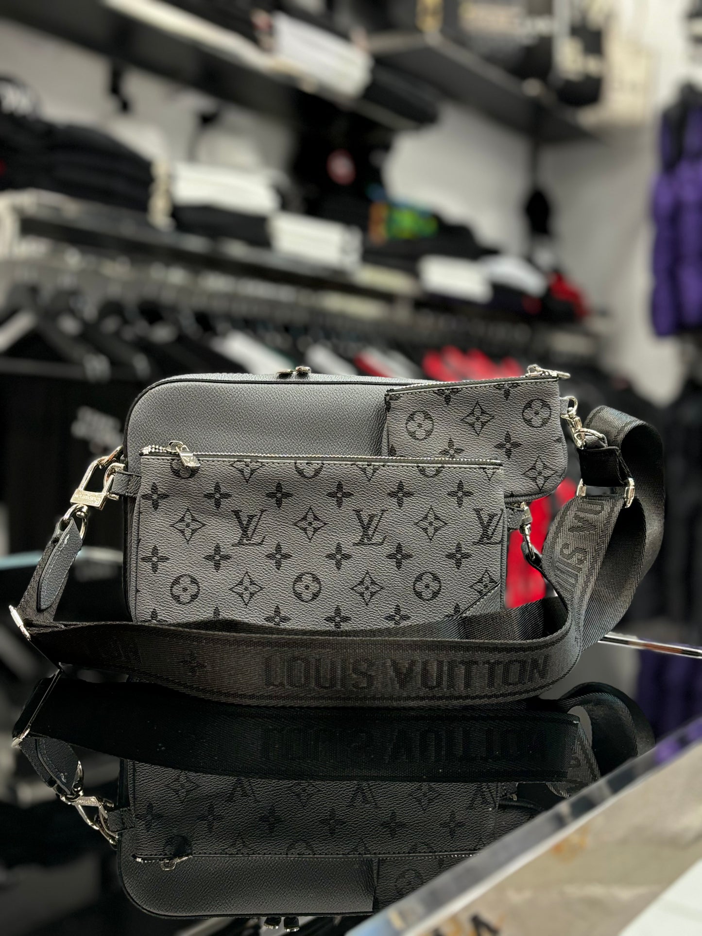 Louis Vuitton Trio Gray τσαντάκι ωμού/χιαστί