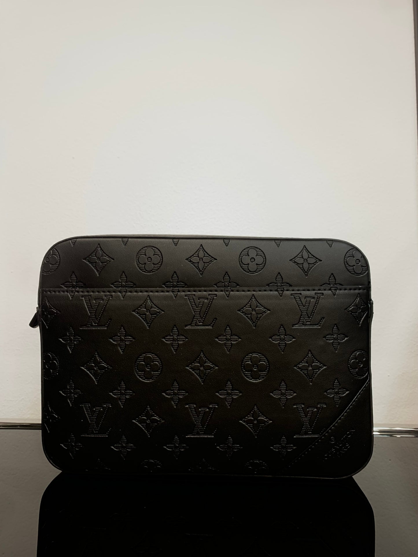 Louis Vuitton Black τσαντάκι ωμού/Χιαστί