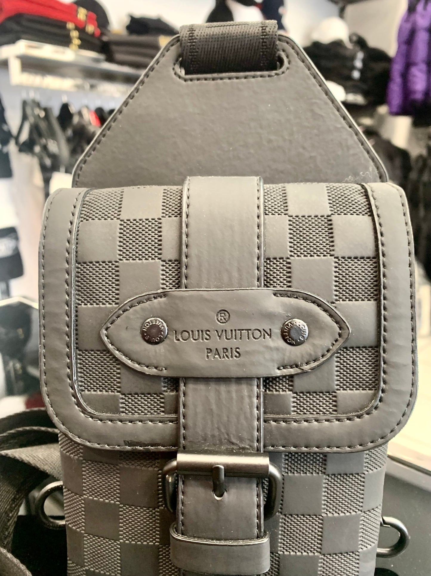 Louis Vuitton Black τσαντάκι χιαστί