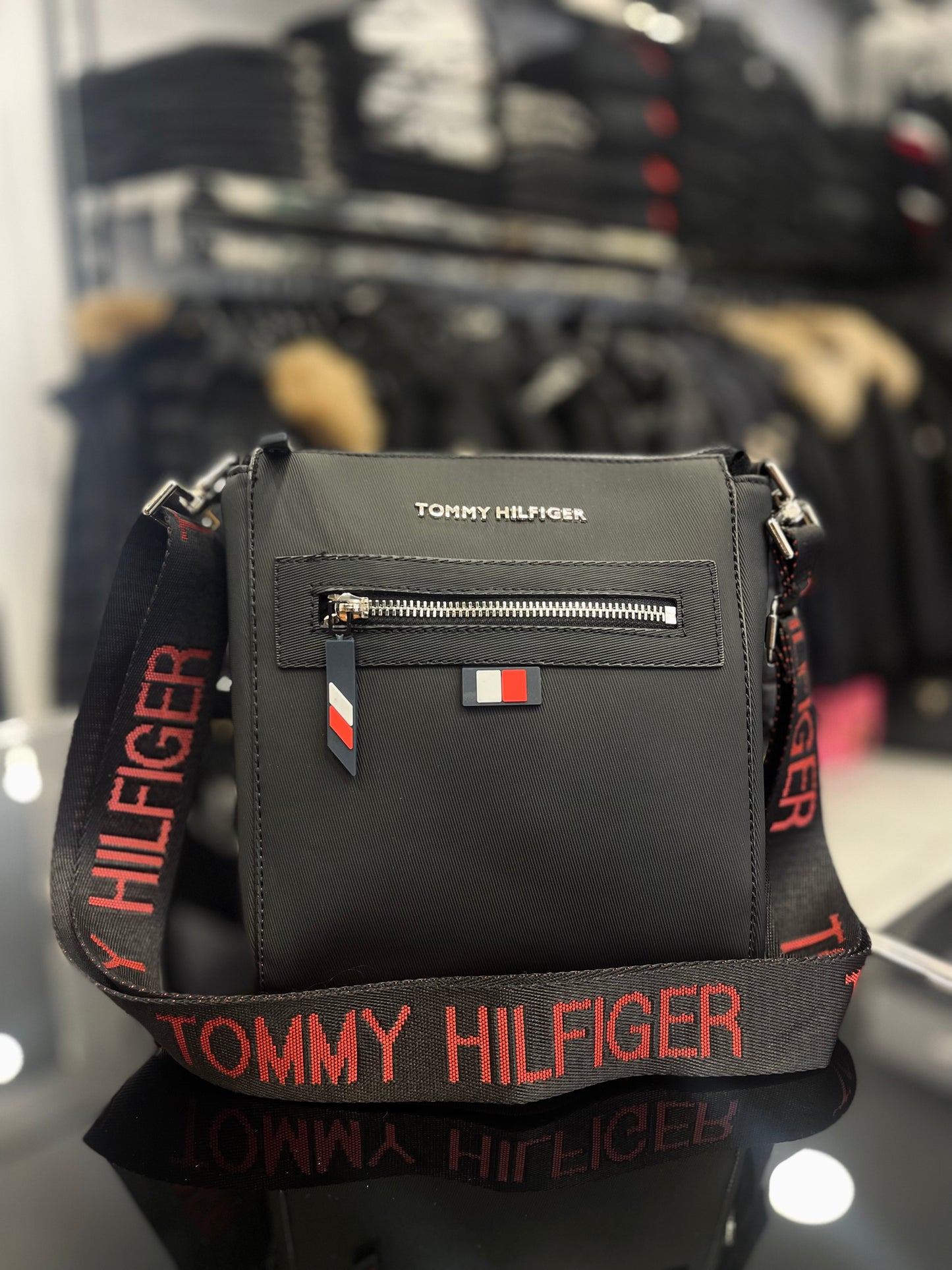 Tommy Hilfiger Black τσαντάκι ώμου/χιαστί