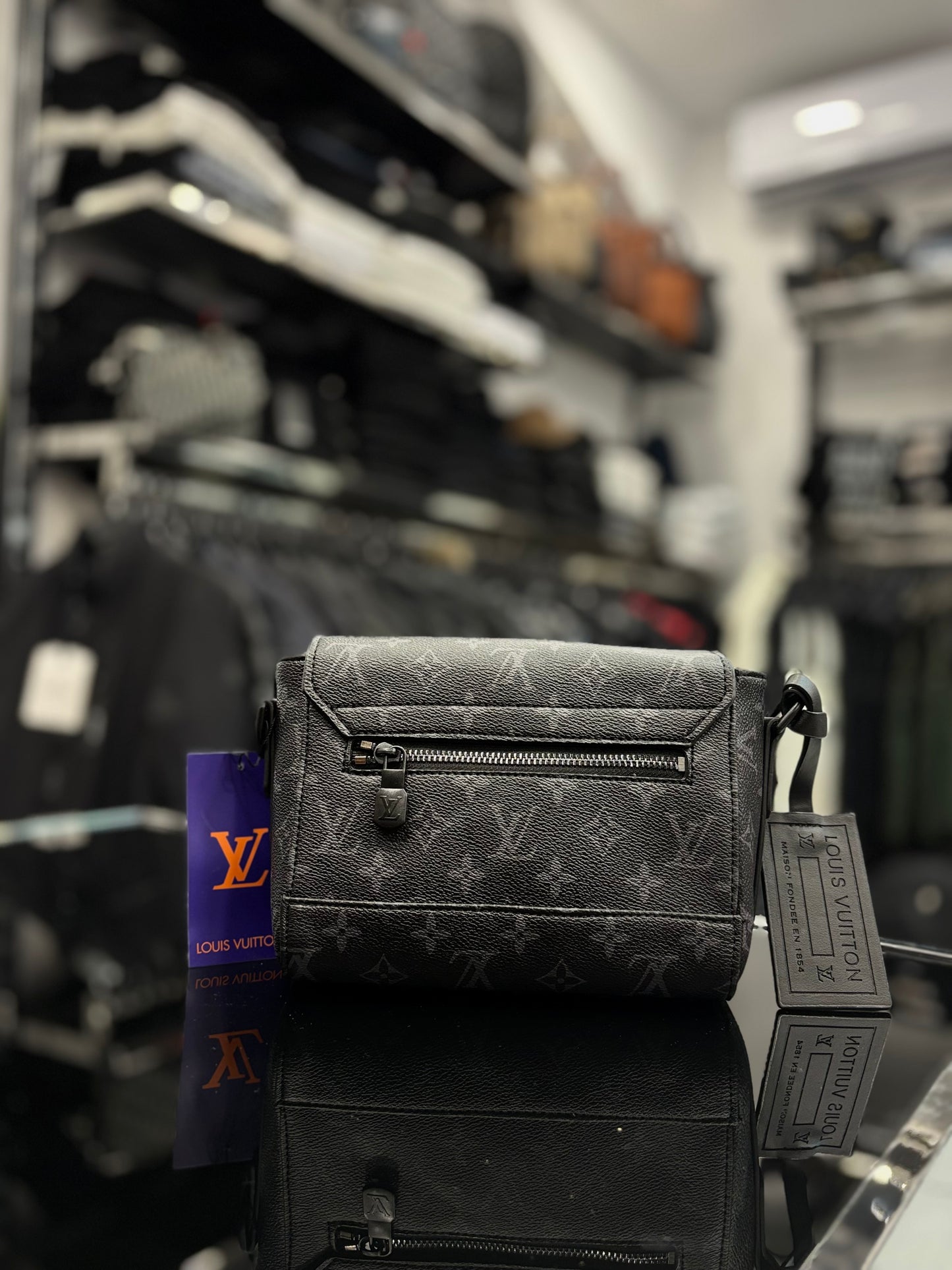 Louis Vuitton black bag ώμου/χιαστί