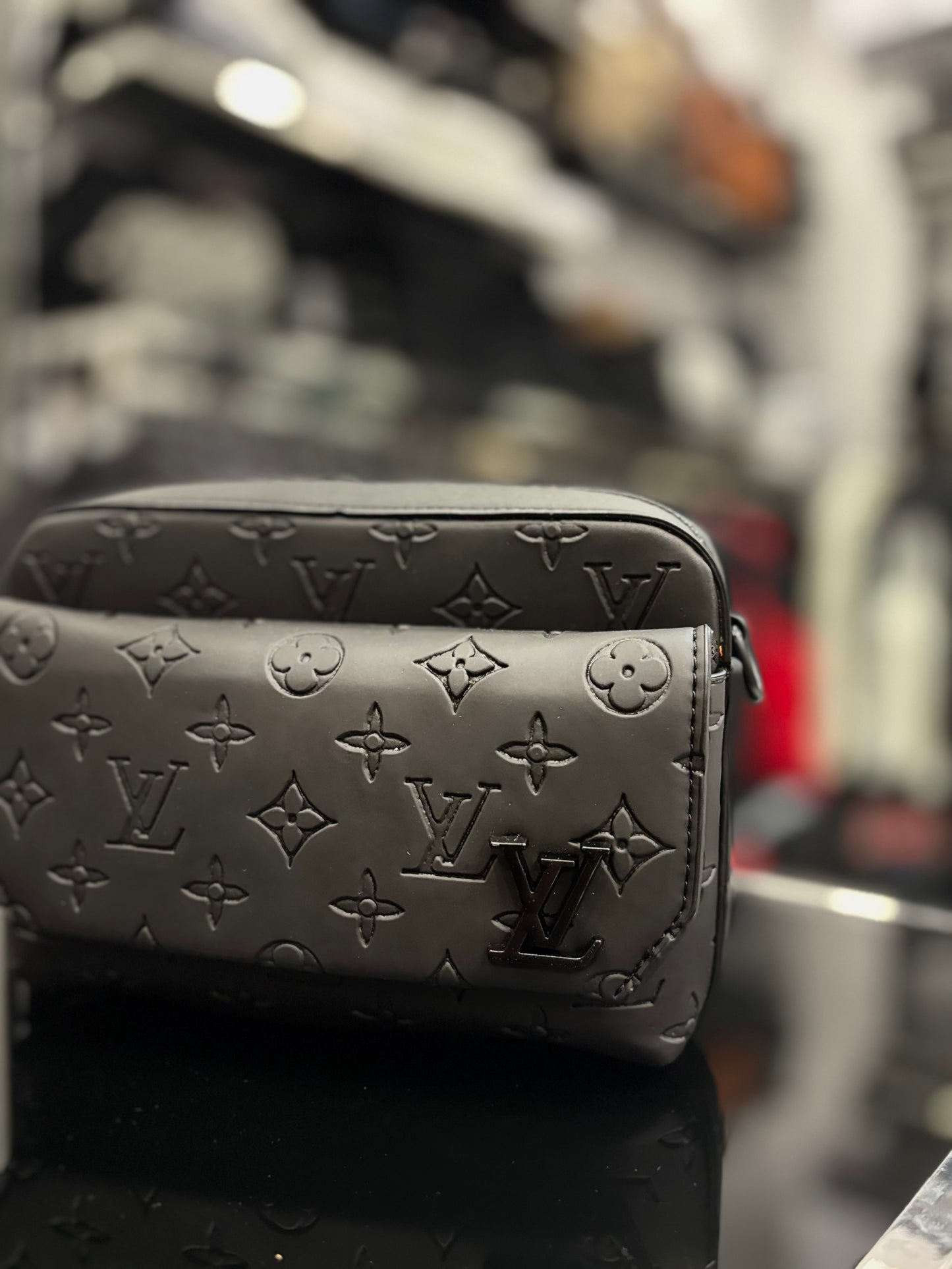 Louis Vuitton black bag ώμου/χιαστί