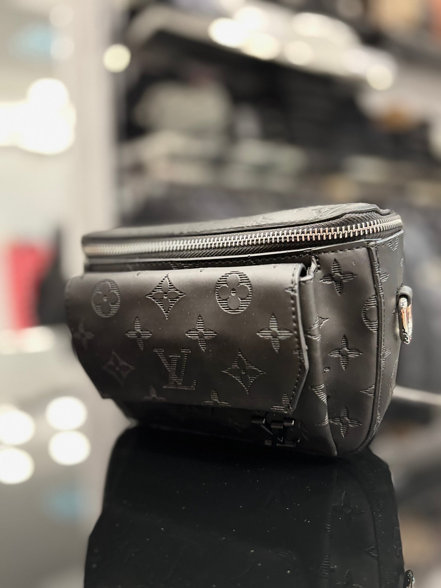 Louis Vuitton black bag ώμου/χιαστί