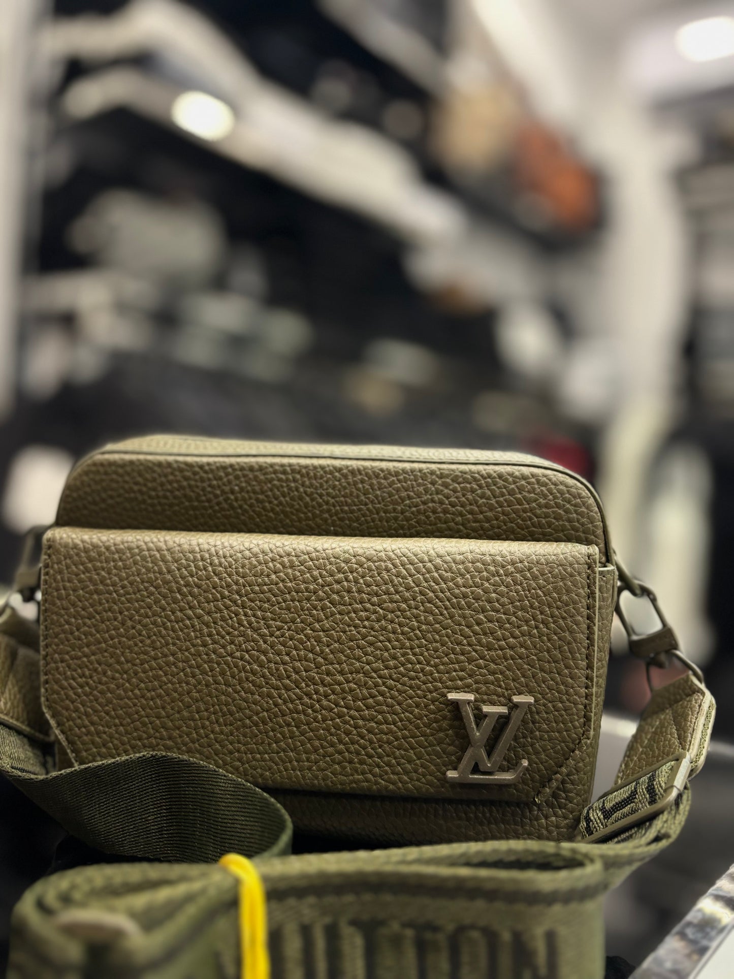 Louis Vuitton khaki bag ώμου/χιαστί