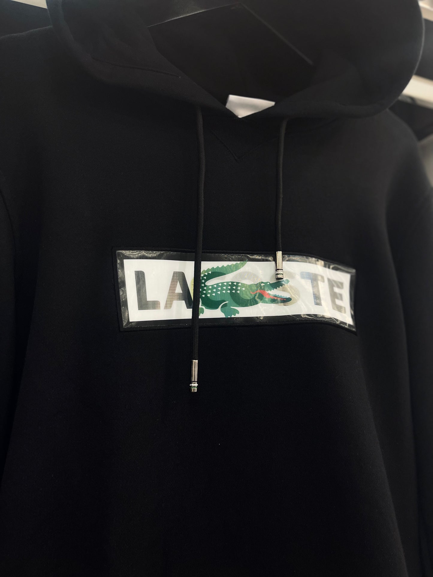 Lacoste hodie