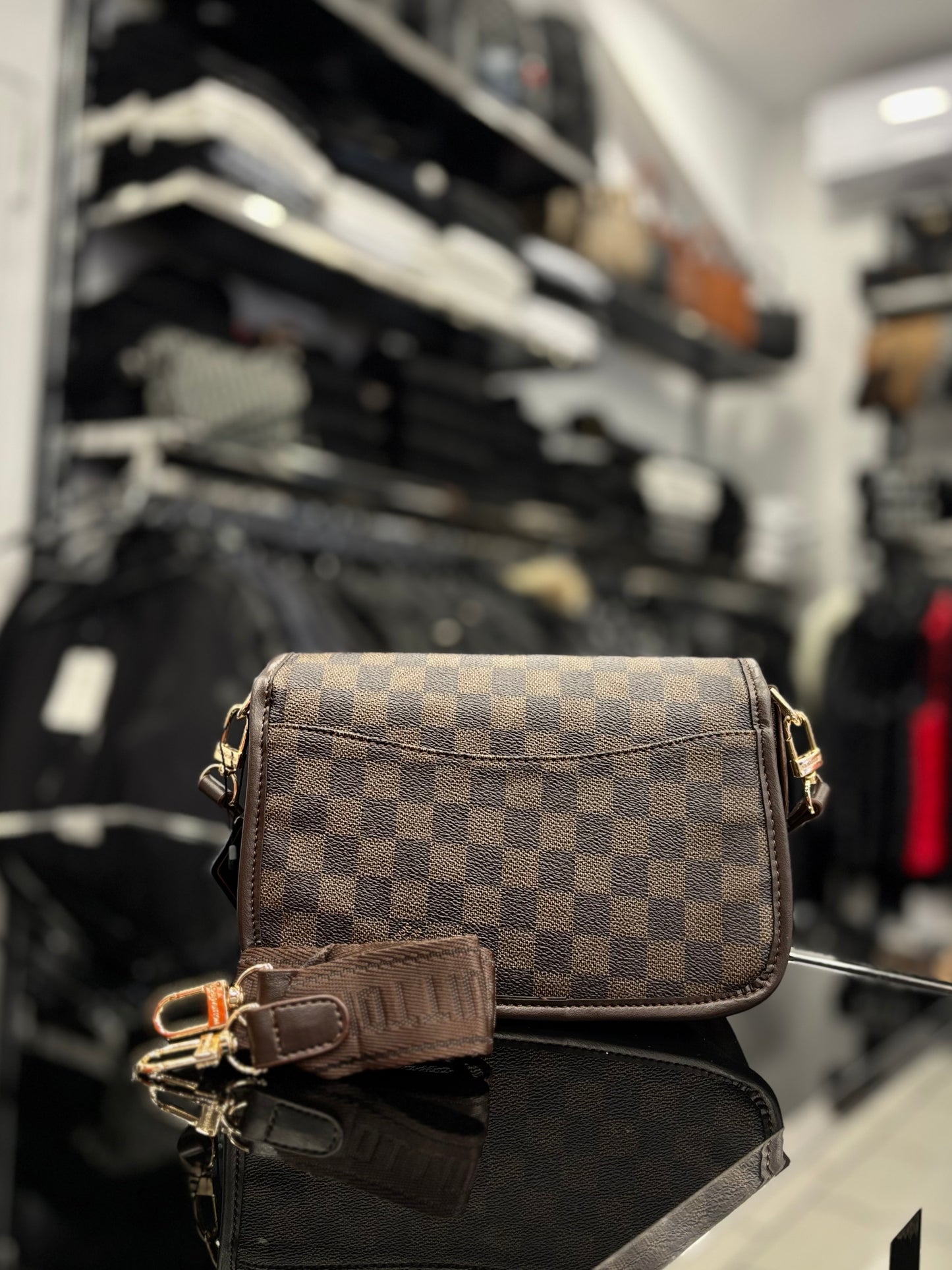 Louis Vuitton
Sologne Handbag Damier