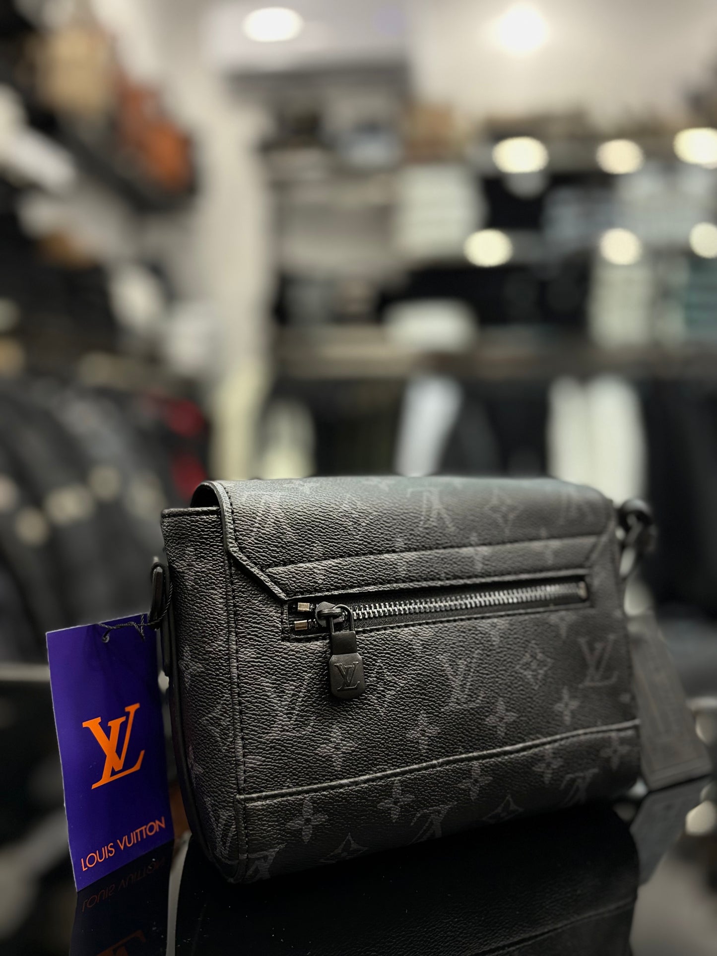 Louis Vuitton black bag ώμου/χιαστί