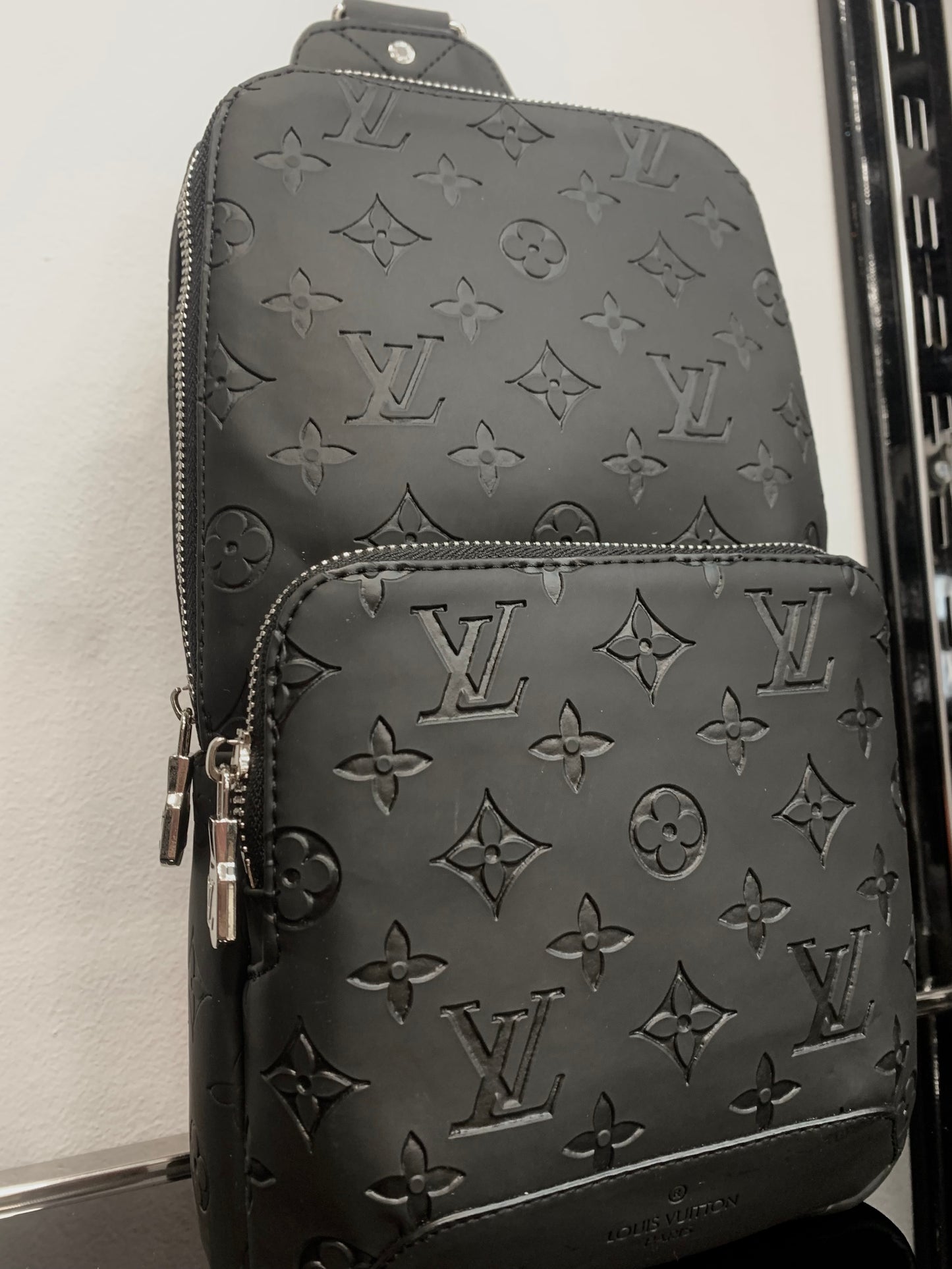 Louis Vuitton Black τσαντάκι χιαστί