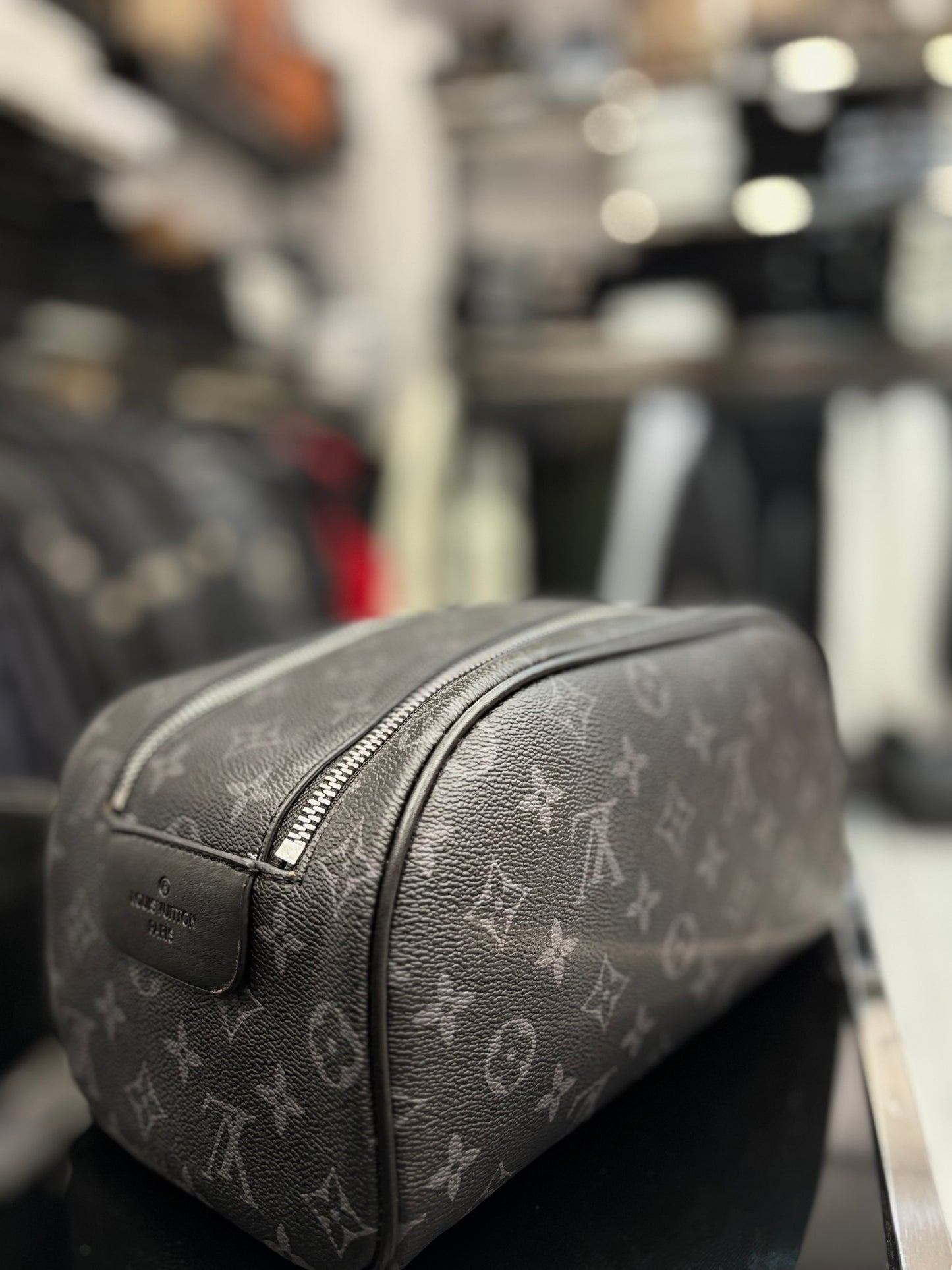 Louis Vuitton black νεσεσέρ